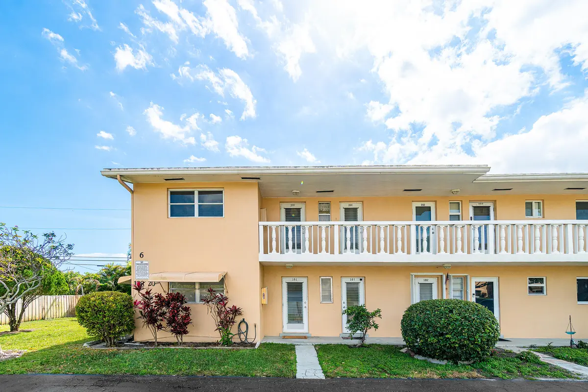 108 20th Ave NE #201 Boynton Fl 33435 at 108 NE 20TH Avenue 201, Boynton Beach