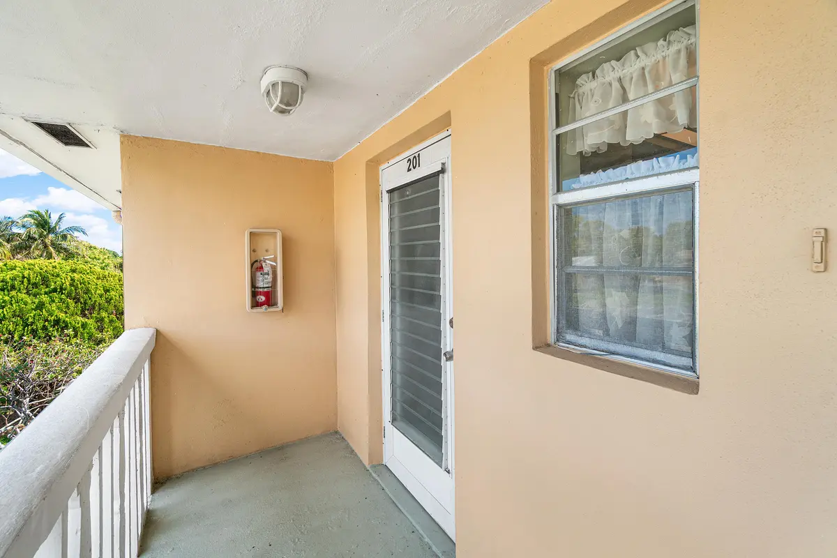 108 20th Ave NE #201 Boynton Fl 33435 at 108 NE 20TH Avenue 201, Boynton Beach