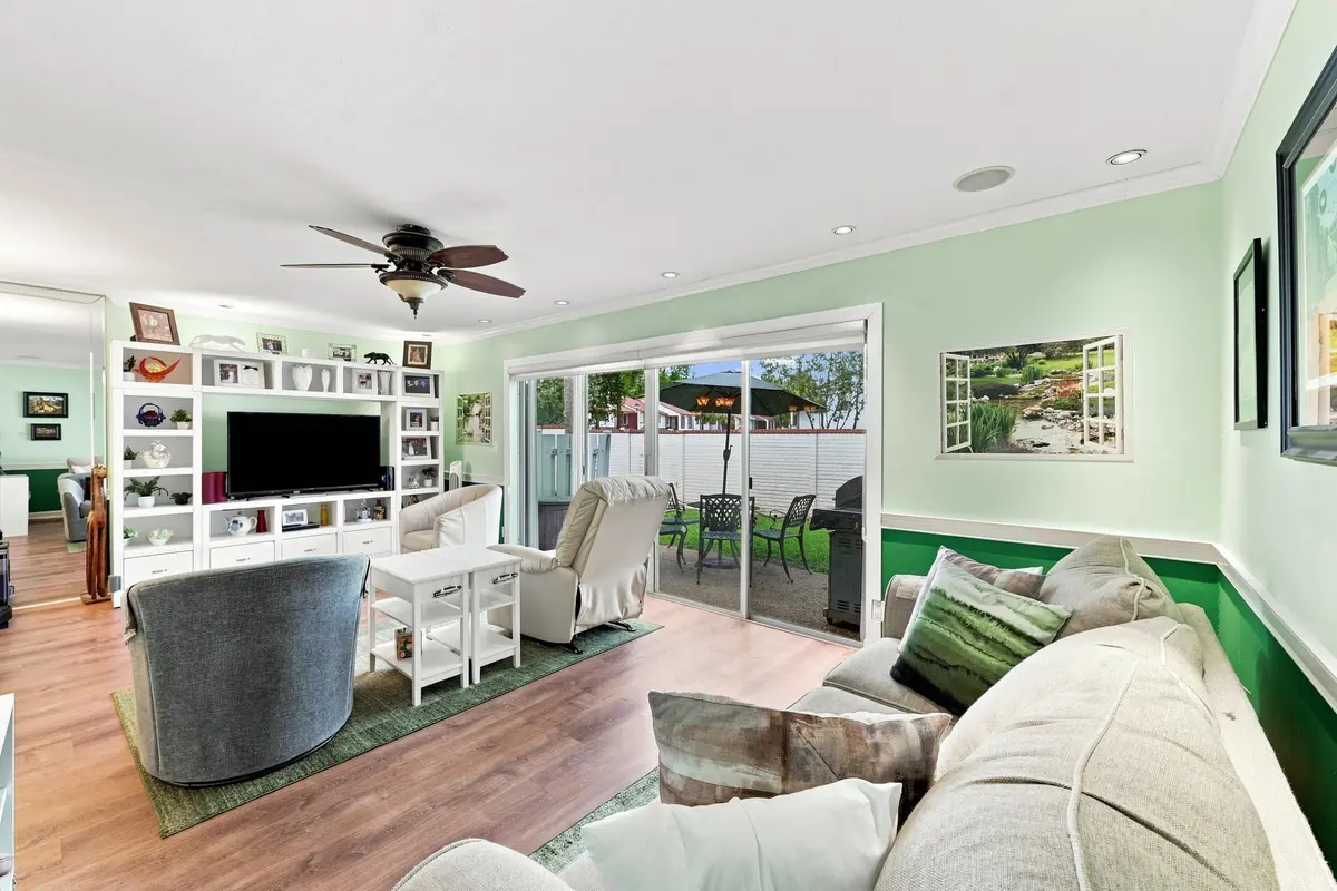 08_stl_3869_with_tv at 8945 NW 23RD Street 8945, Coral Springs