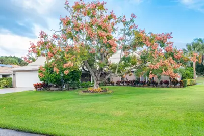 3333 SE Fairway, Stuart – Single Family Residence for sale