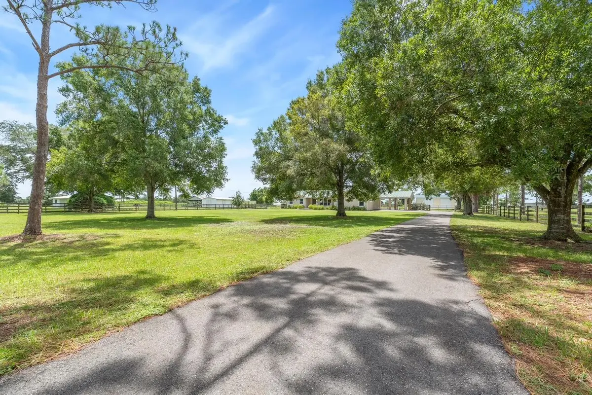 Driveway at 15700 SW PALOMINO Street, Indiantown