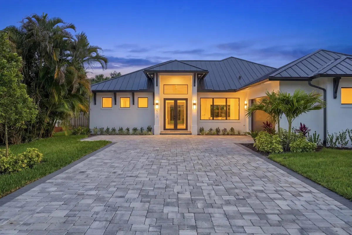 ET6A4624_twilight_5a13c025 at 513 SW South Carolina Drive, Stuart