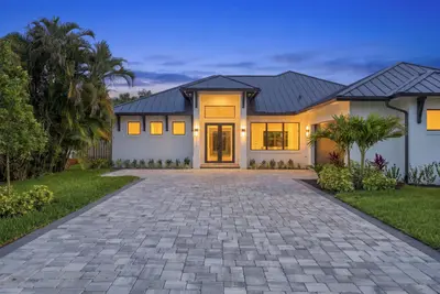 513 SW South Carolina Drive, Stuart – Single Family Residence for sale