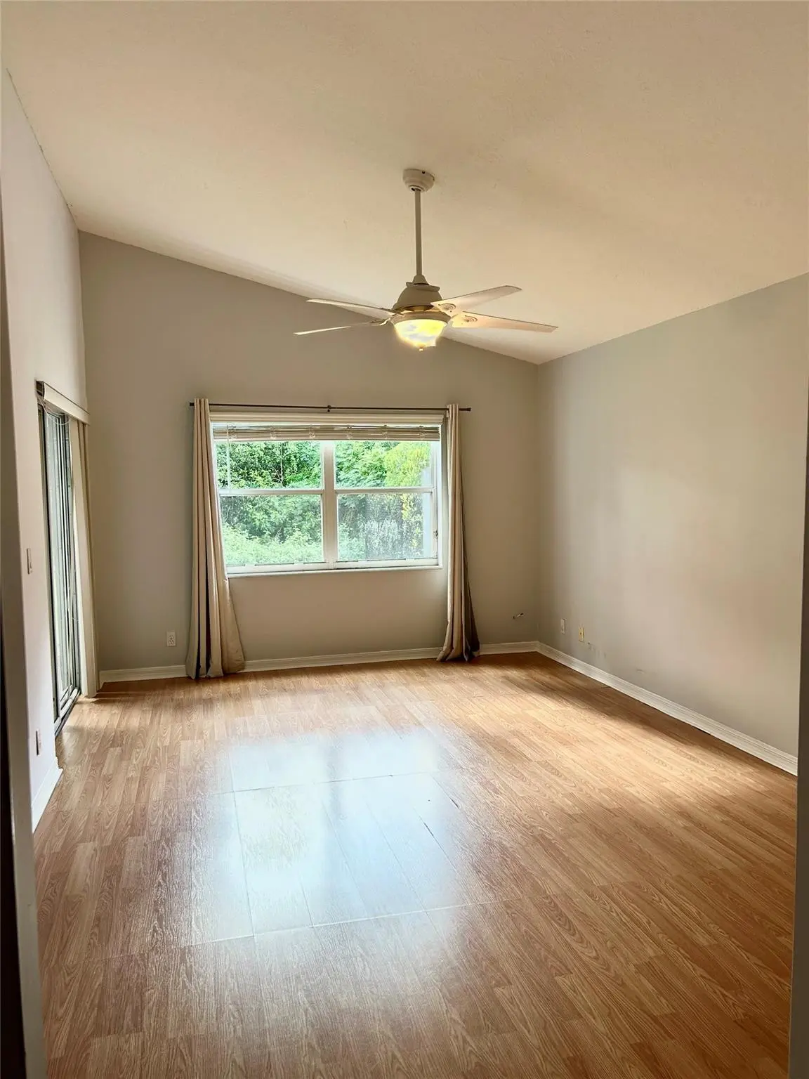 Photo 5 at 3694 MIRAMONTES Circle, Wellington