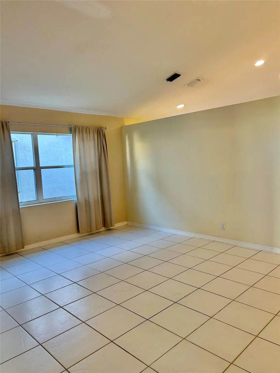 Photo 6 at 3694 MIRAMONTES Circle, Wellington