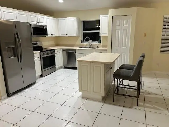 Photo 8 at 3694 MIRAMONTES Circle, Wellington