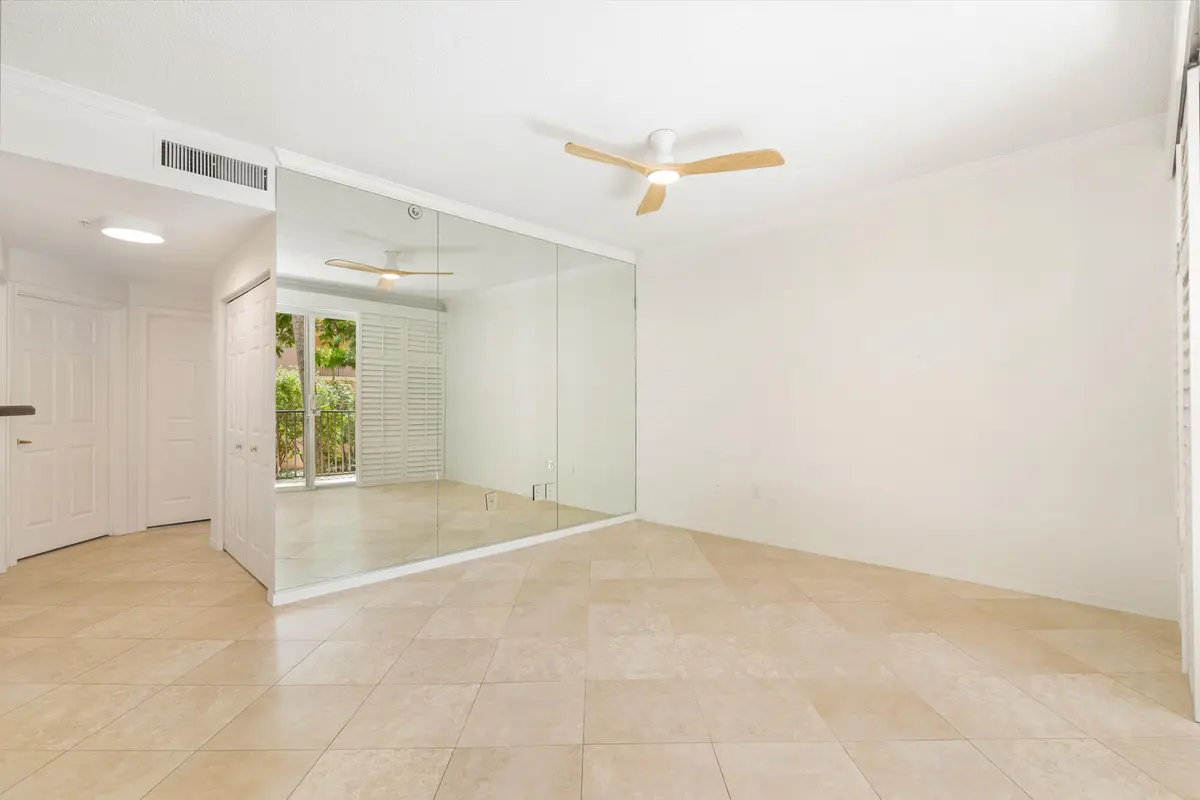 low-1 (4) at 1805 N FLAGLER Drive 206, West Palm Beach