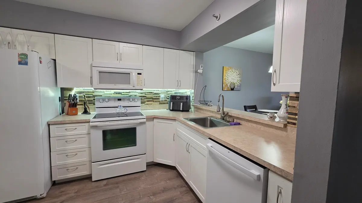 2206 S CYPRESS BEND Drive 504, Pompano Beach, FL – photo 5