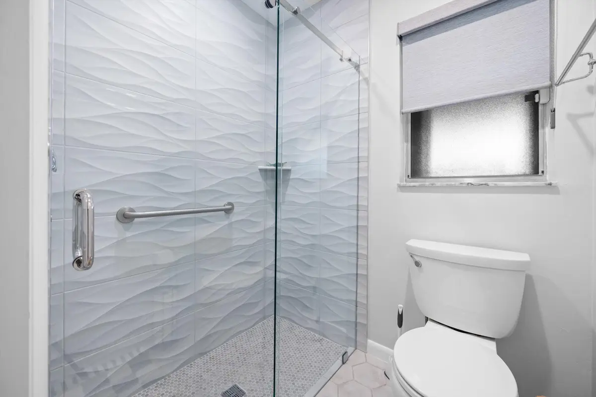 master bath at 6127 RAINBOW Circle, Greenacres