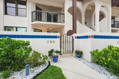 3410 SE MARTINIQUE Trace 102, Stuart – sold
