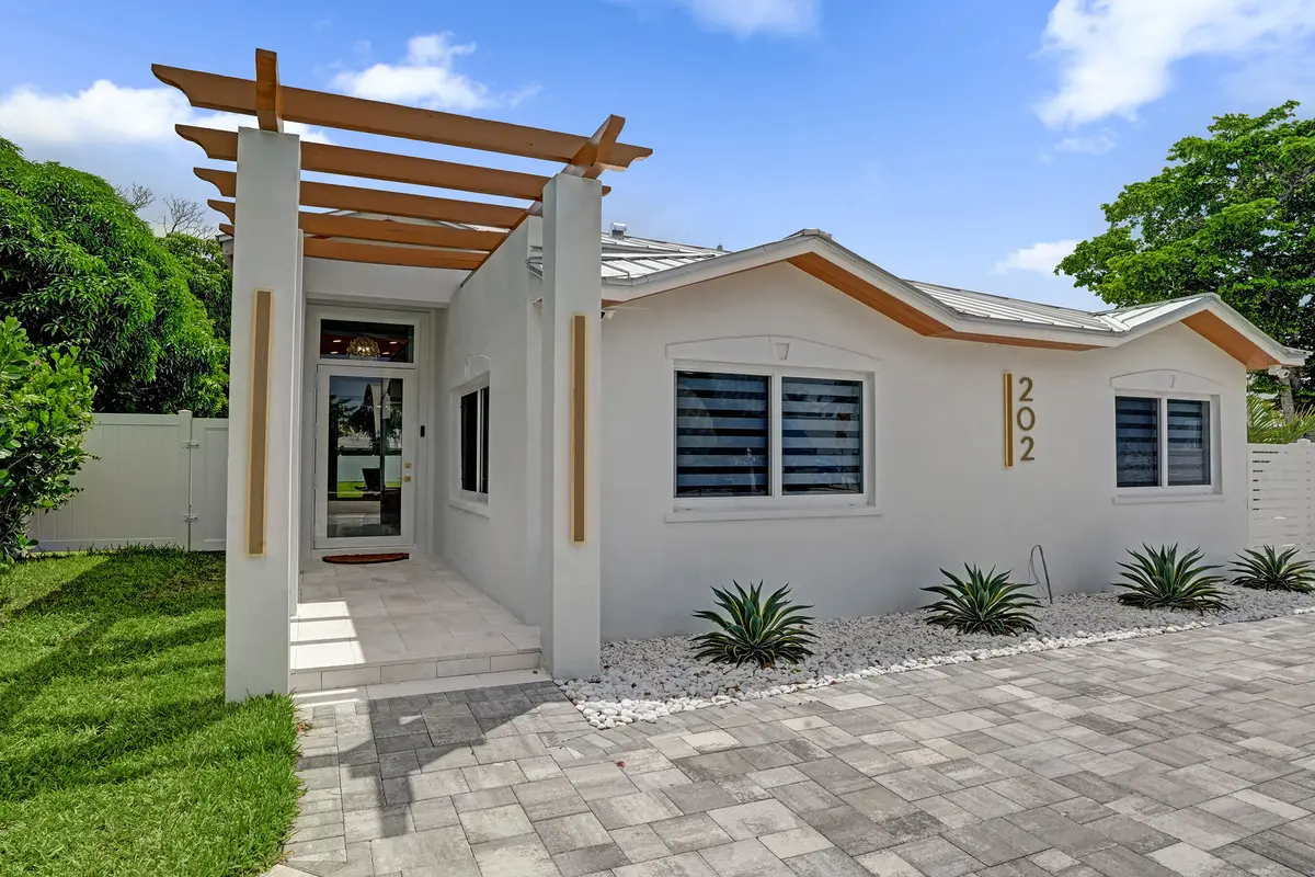 DSC08524 at 202 SE 4TH Street, Delray Beach