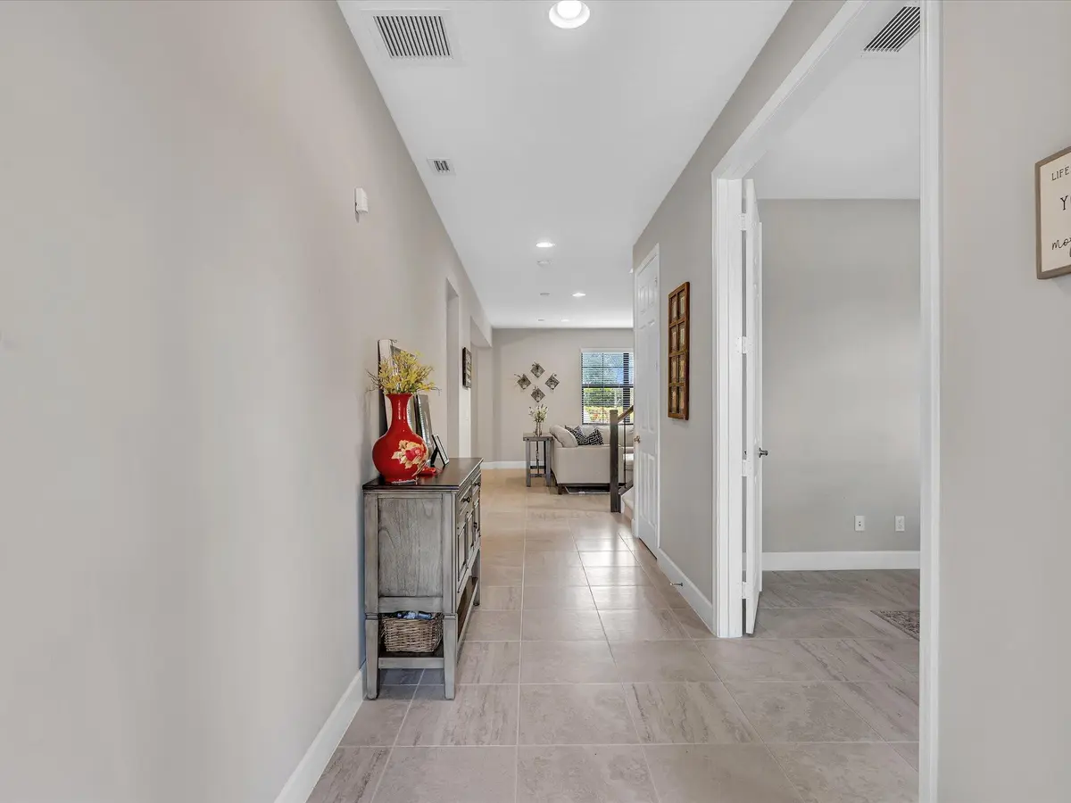 Entry Hallway at 7510 NW 108th Avenue, Parkland