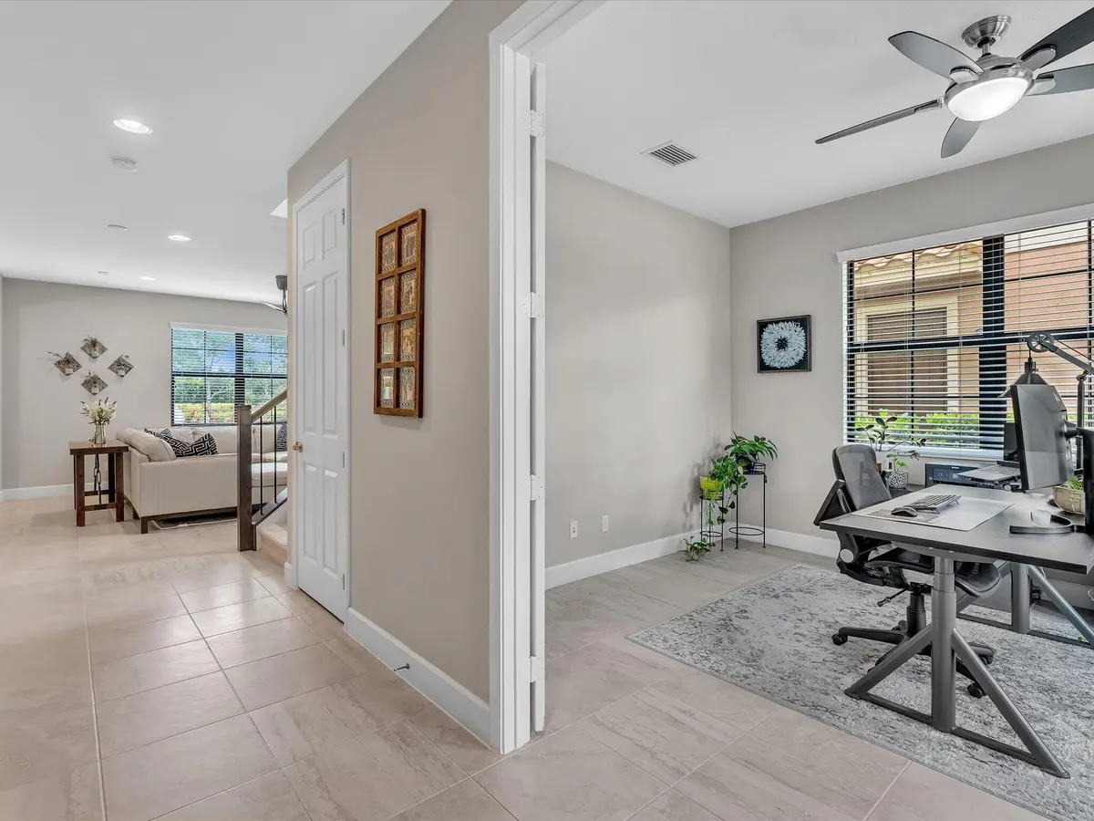 Den downstairs at 7510 NW 108th Avenue, Parkland