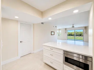 9411 N Hollybrook Lake Drive 310, Pembroke Pines – Condominium for sale