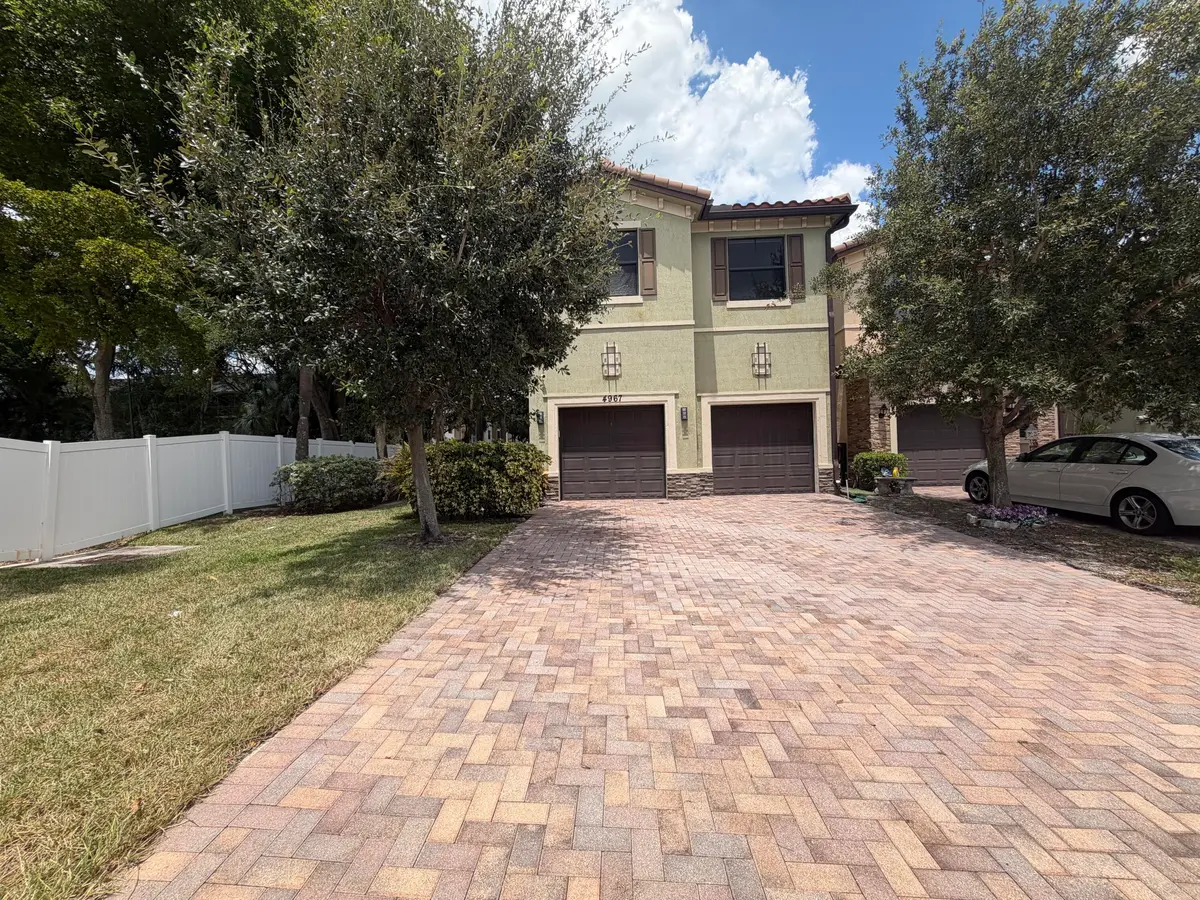 photo_01 at 4967 NW 59th Street, Tamarac