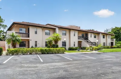 9287 VISTA DEL LAGO 13 D, Boca Raton – Condominium for sale