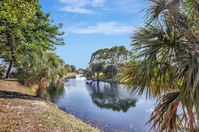 86 LYNDHURST D 86, Deerfield Beach – Condominium for rent