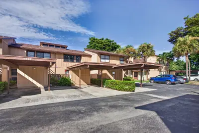9942 Royal Palm Boulevard, Coral Springs – Townhouse for sale