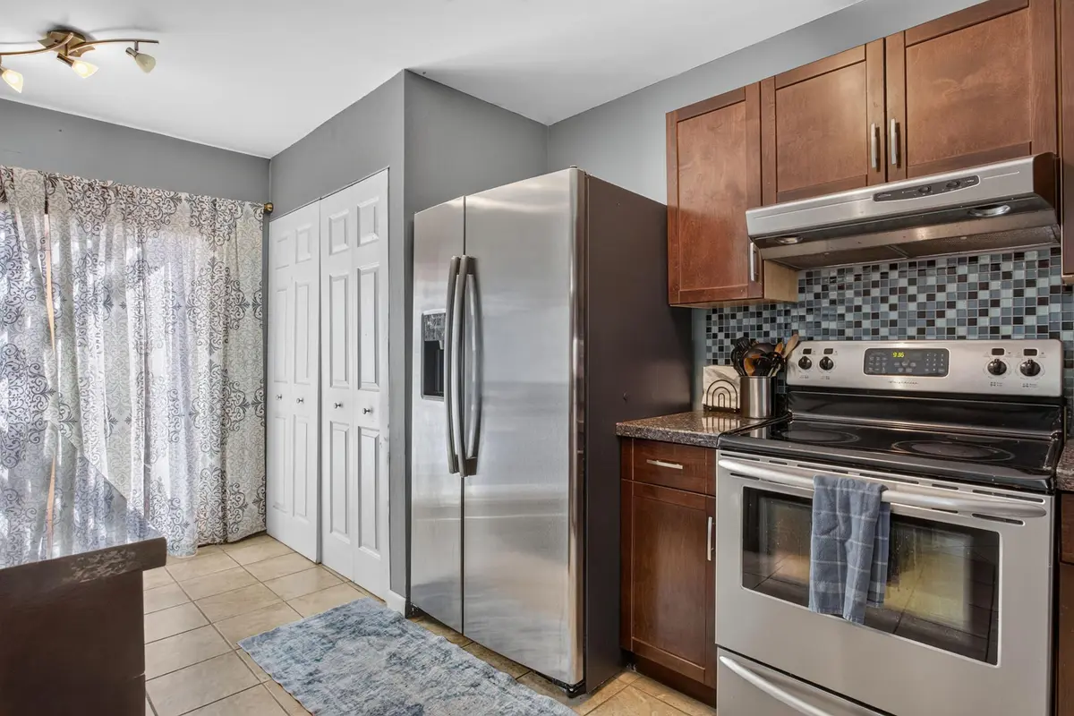 15-web-or-mls-001L4411 at 9942 Royal Palm Boulevard, Coral Springs