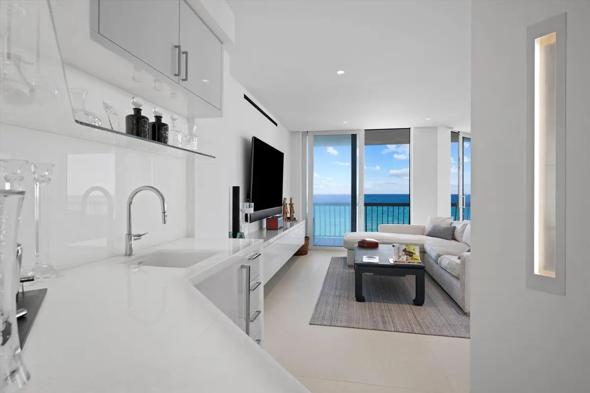Wet Bar at 2100 S Ocean Boulevard 408N, Palm Beach