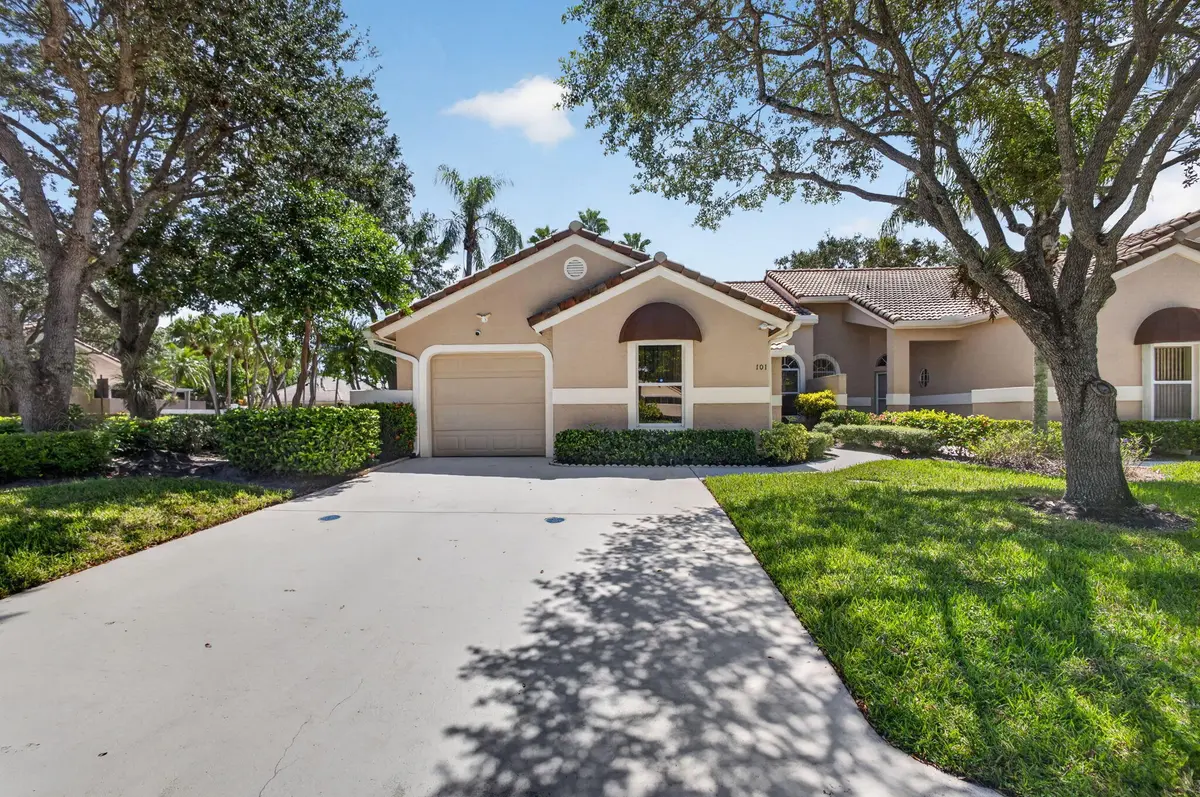 FRONT at 101 SABAL PALM Lane, Palm Beach Gardens