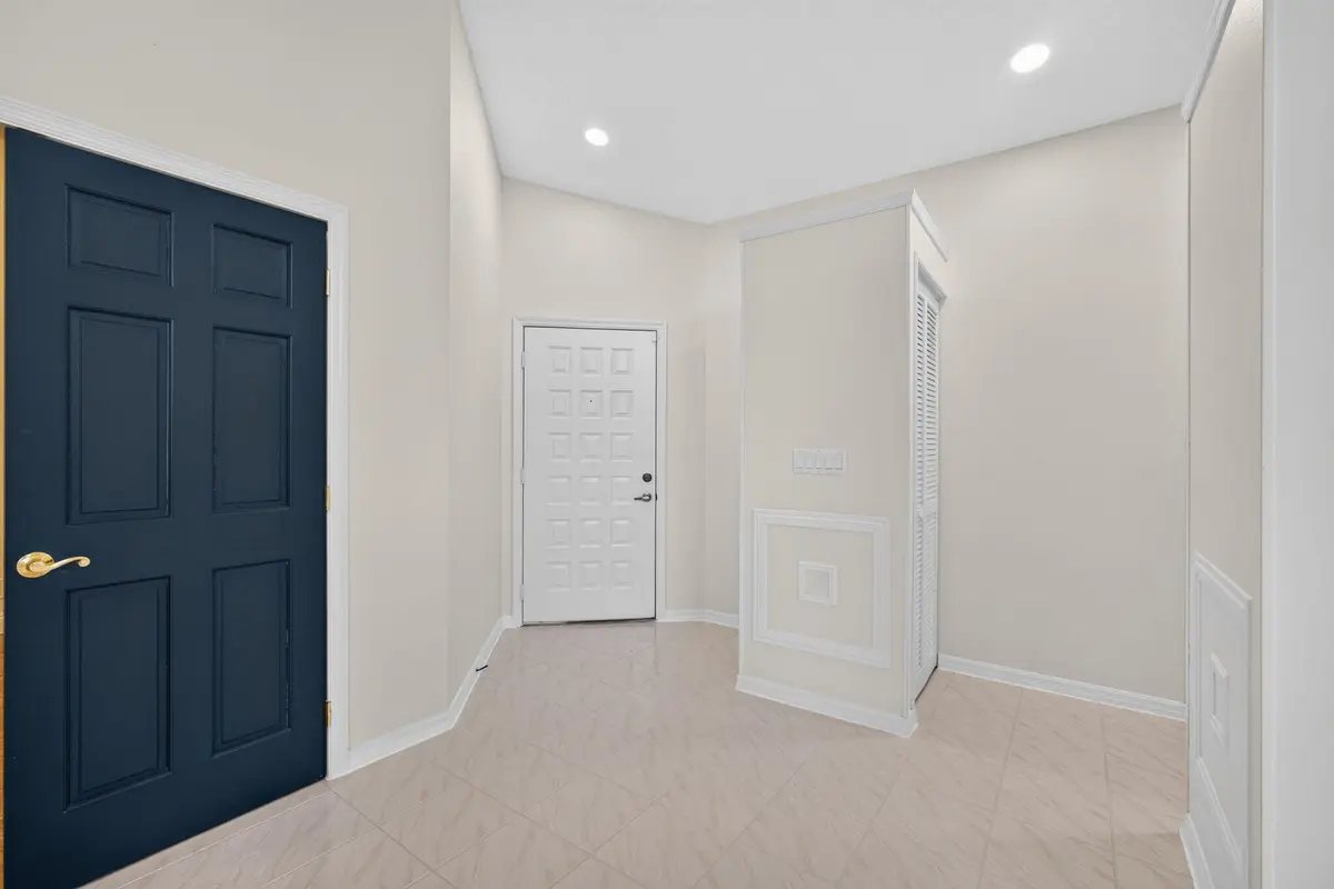 FRONT ENTRY at 101 SABAL PALM Lane, Palm Beach Gardens