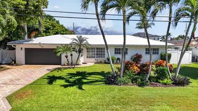 741 BERKELEY Street, Boca Raton – Single Family Residence for sale