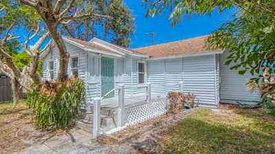 708 N H Street, Lake Worth Beach – Single Family Residence for sale