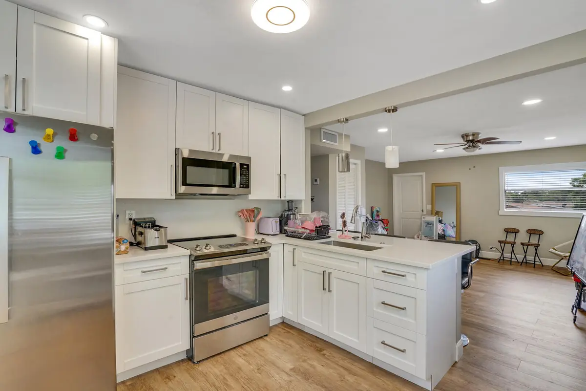 07_Image_7_mls at 1225 W 10th Street, Riviera Beach