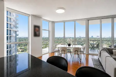 111 SE 8th Avenue 1402, Fort Lauderdale – Condominium for sale