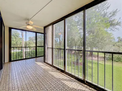 16300 Golf Club Road 201, Weston – Condominium for sale