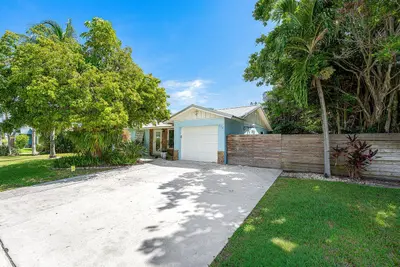 612 NW 7th Court, Boynton Beach – Single Family Residence for sale