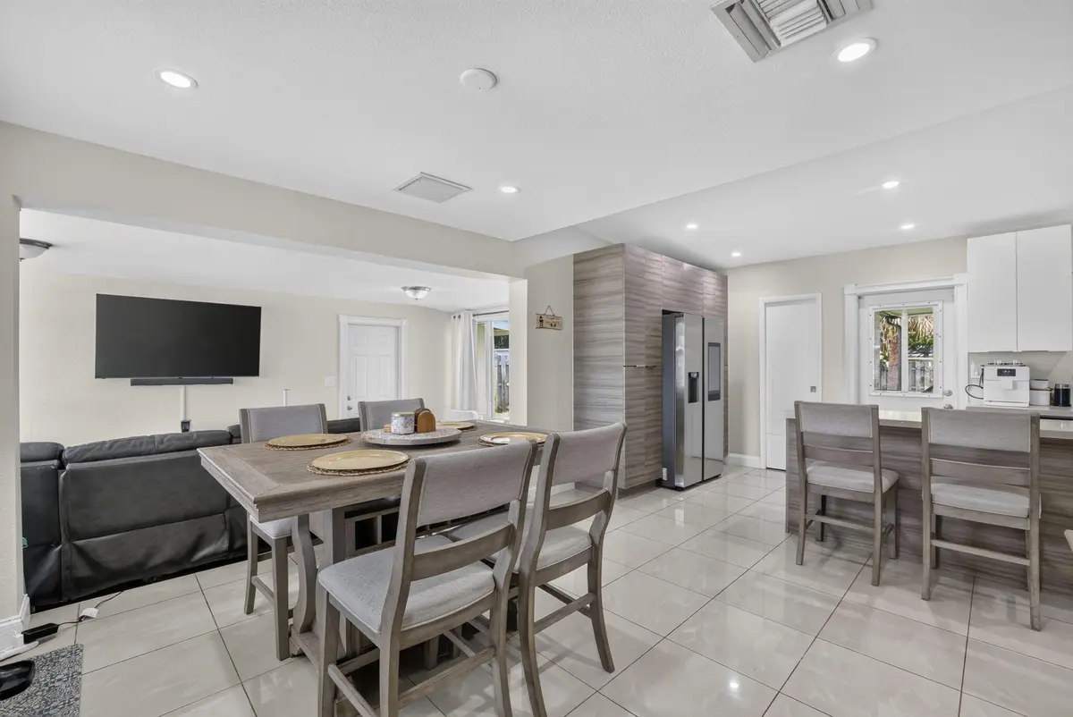 4-web-or-mls-8I8A9869 at 1633 NE 51st Court, Pompano Beach