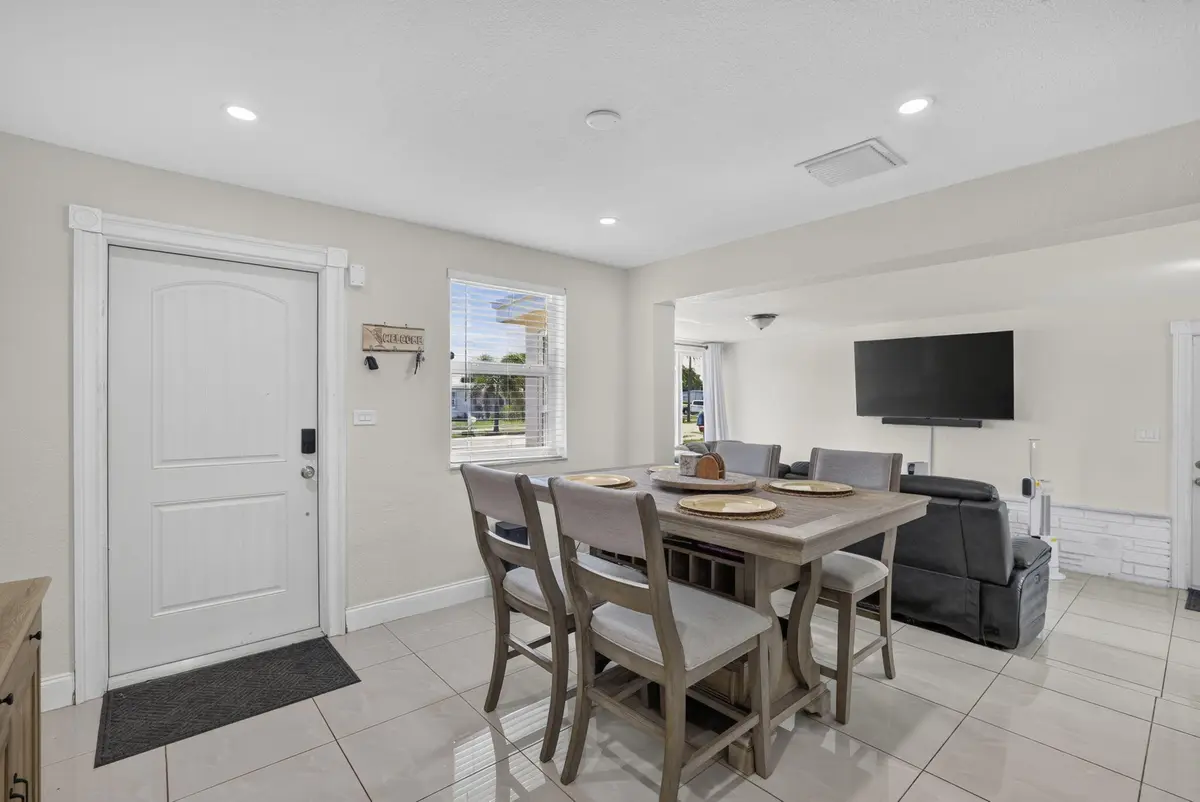 5-web-or-mls-8I8A9899 at 1633 NE 51st Court, Pompano Beach