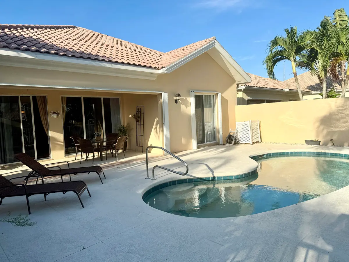 pool at 8262 Dominica Place, Wellington
