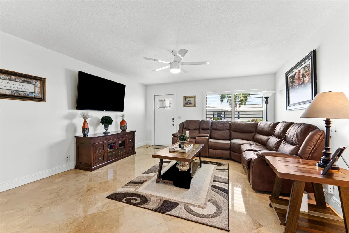 07-7 at 2390 SW 14th Avenue, Boynton Beach