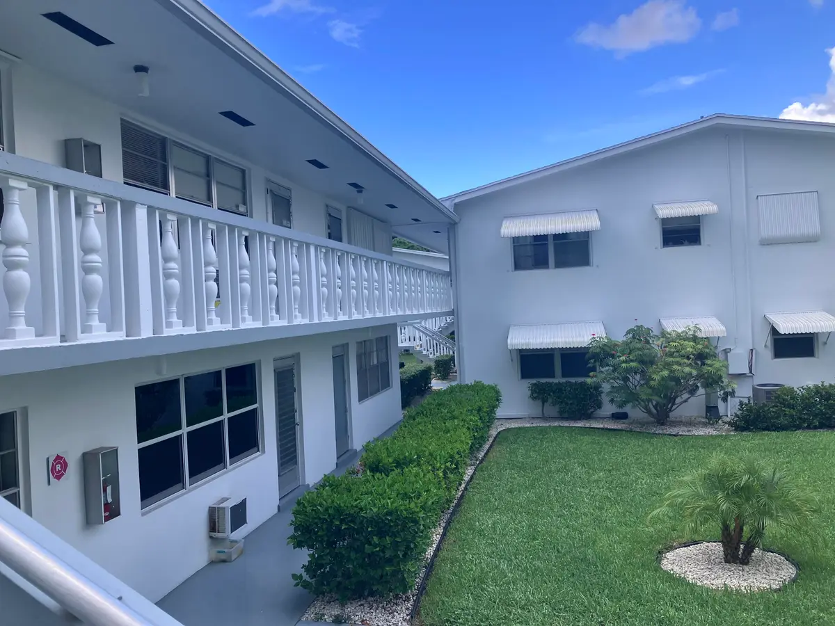 view from front door at 275 Windsor L, West Palm Beach