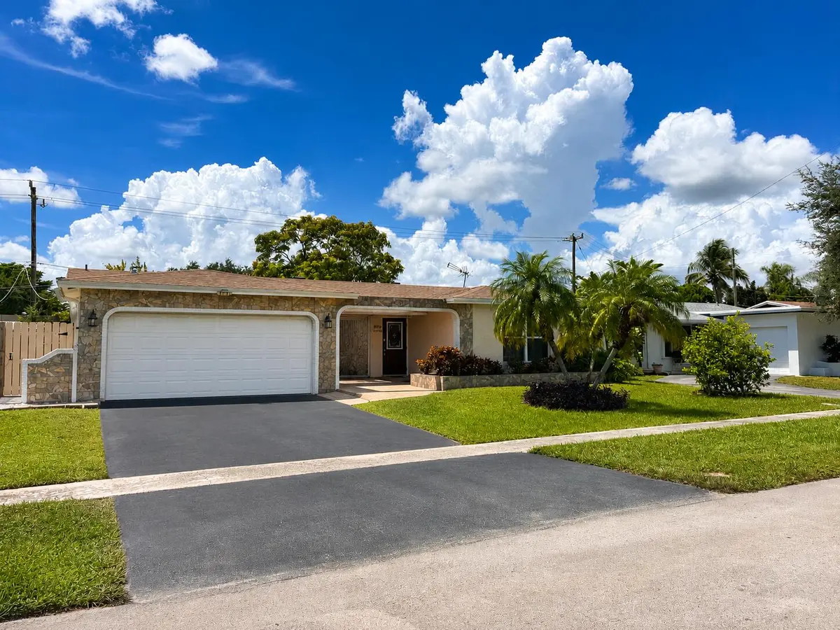 84AB1166-FBF6-44CB-B223-B1AD4B053343 at 10720 NW 26TH Place, Sunrise
