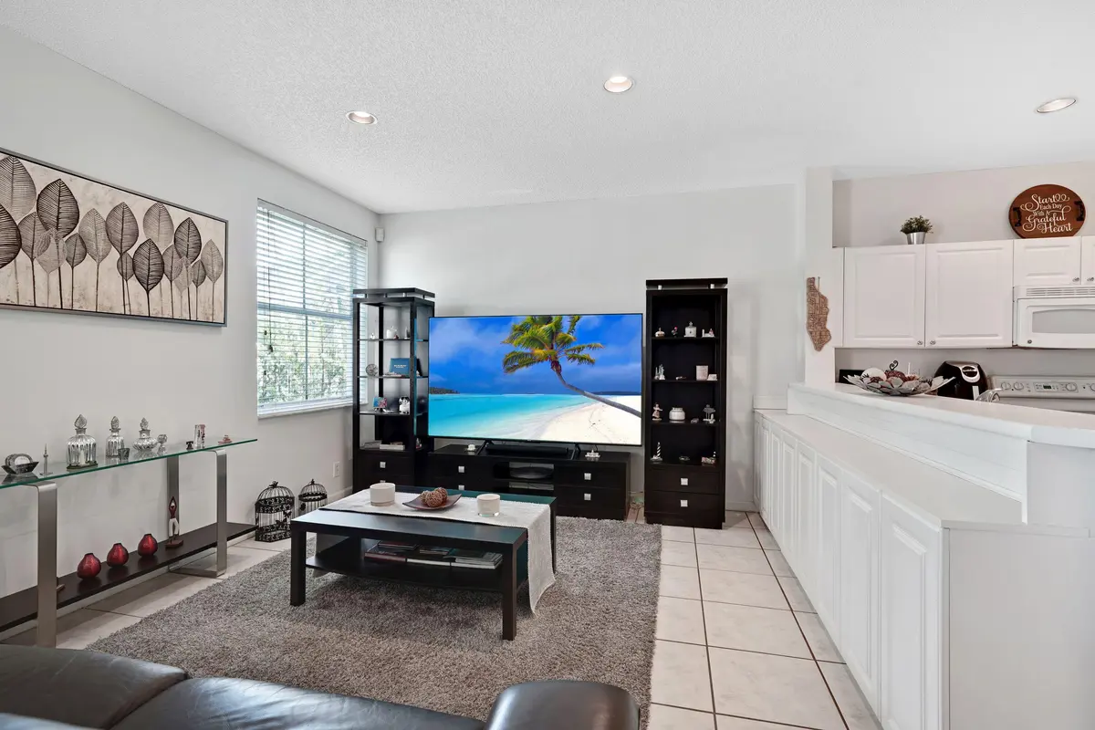 ABC04509 at 1457 BANYAN Way, Weston