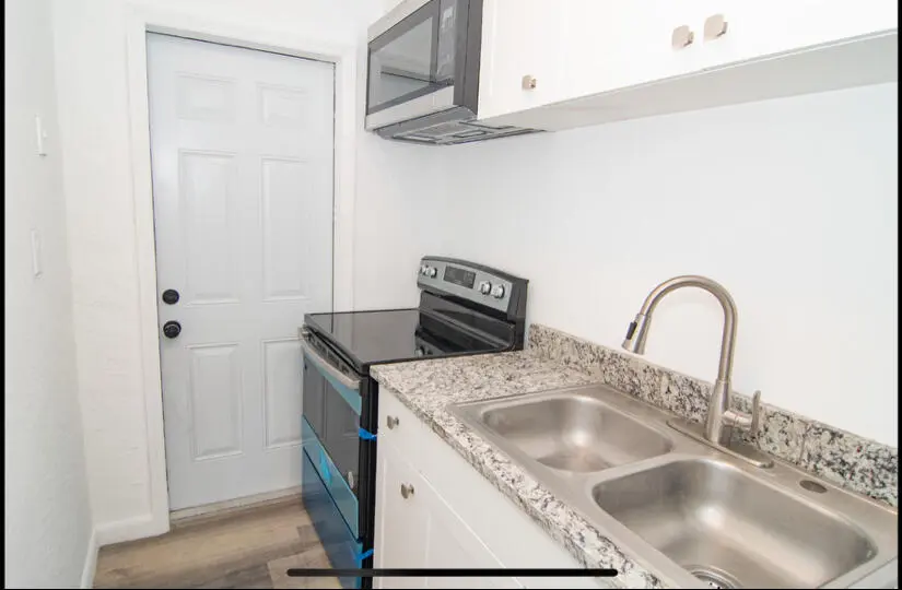 IMG_8872 at 721 NW 19th Terrace 1-2, Fort Lauderdale