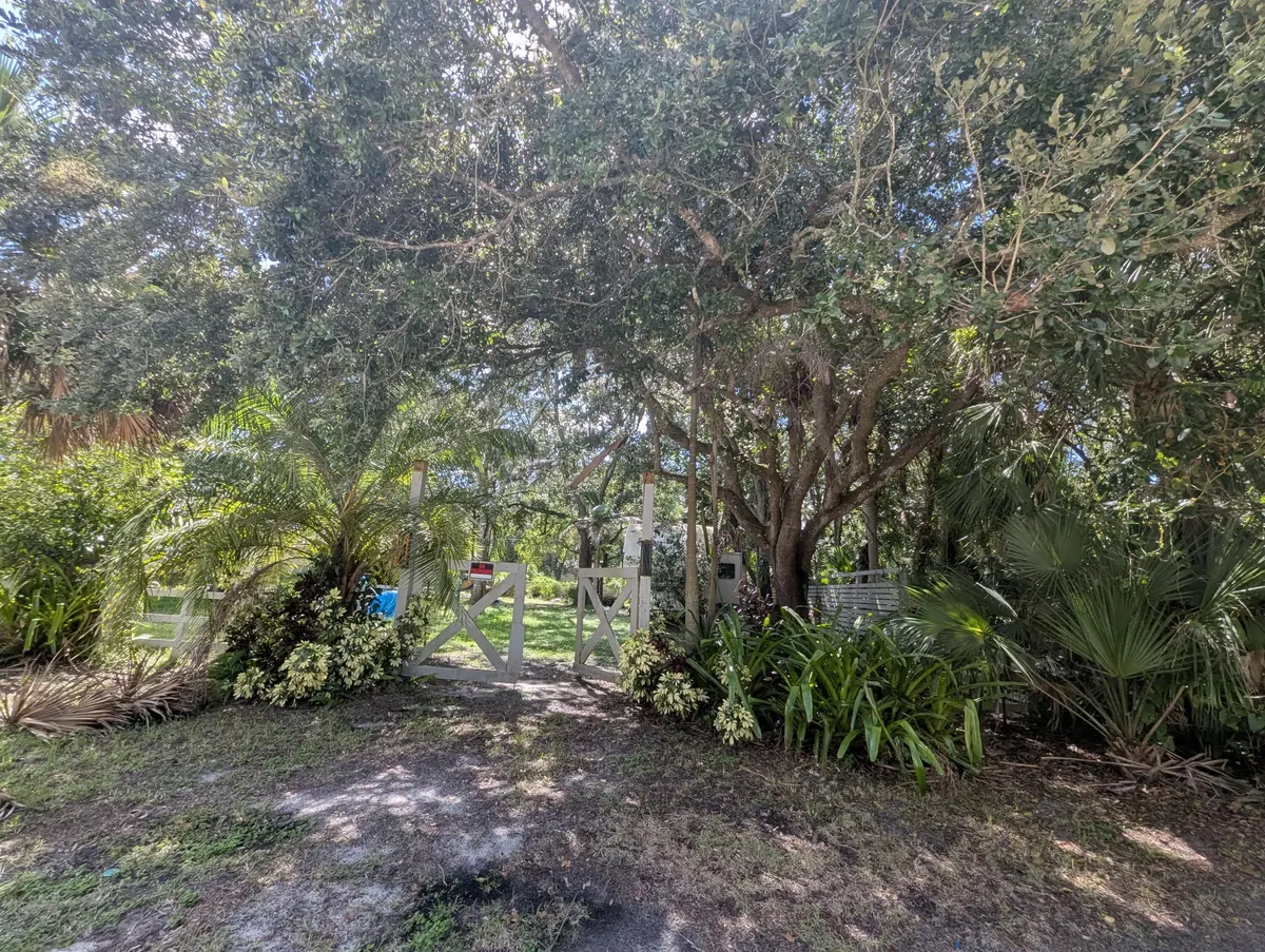 PIC 4 at 8835 104TH Court, Vero Beach