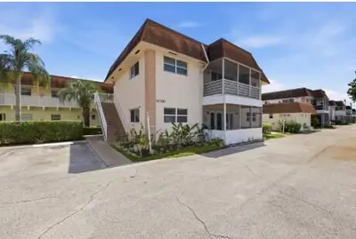 10330 N Military Trail 7A, Palm Beach Gardens – Condominium for rent