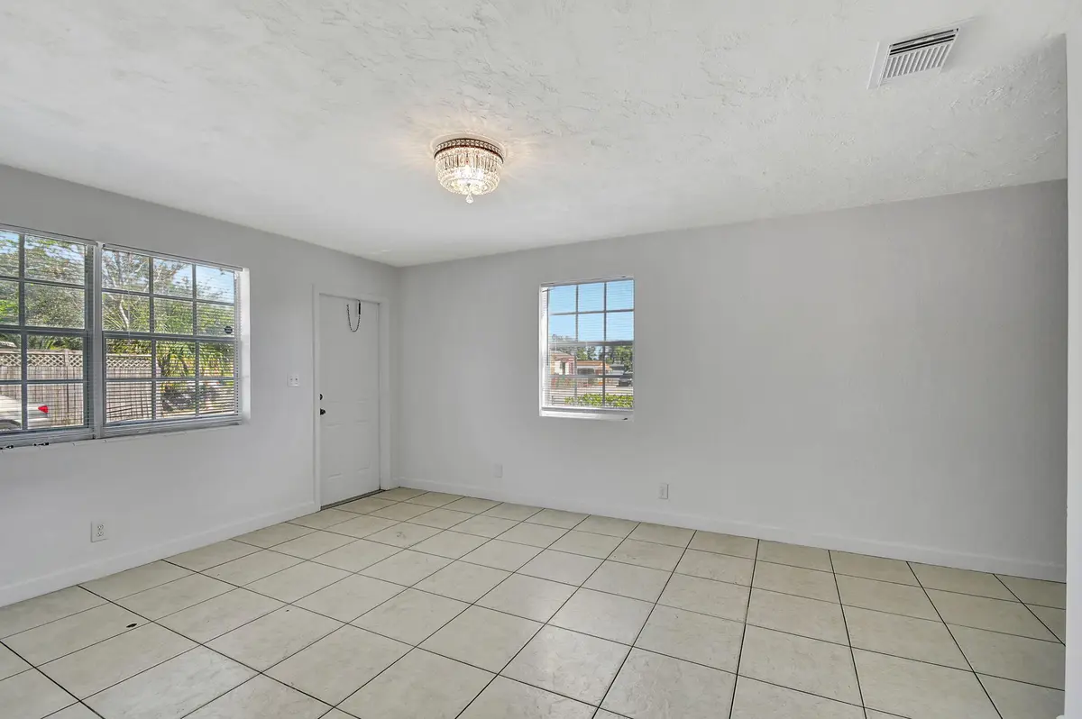 7-web-or-mls-DSC_9657 at 1001 S L Street 1 & 2, Lake Worth Beach