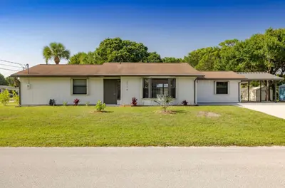2714 Rhode Island Avenue, Fort Pierce – Single Family Residence for rent