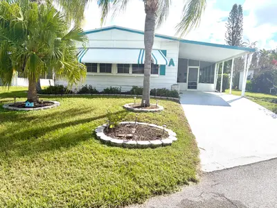 21 Orinco, Port St. Lucie – Manufactured Home for sale