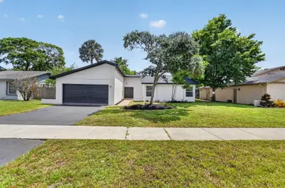 386 NW 40th Terrace, Deerfield Beach – Single Family Residence for sale