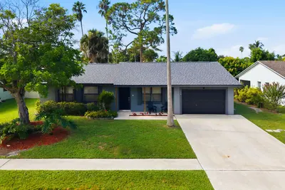 108 SANTA MONICA Avenue, Royal Palm Beach – sold