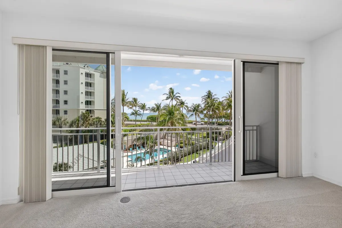 13-web-or-mls-5D1A4340 at 1660 S Highway A1A (Incl. separate deeded guest suite) 222, Jupiter