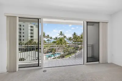1660 S Highway A1A (Incl. separate deeded guest suite) 222, Jupiter – Condominium for sale