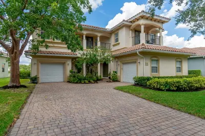 428 Cresta Circle, West Palm Beach – Single Family Residence for sale